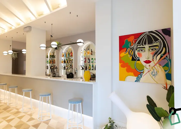 Готель Hotiday Collection - 4*