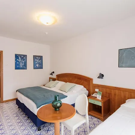 Otel Hotiday Collection -