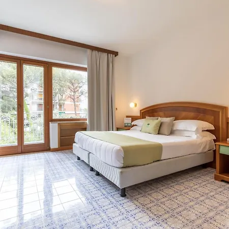 Hotel Hotiday Collection - 4*