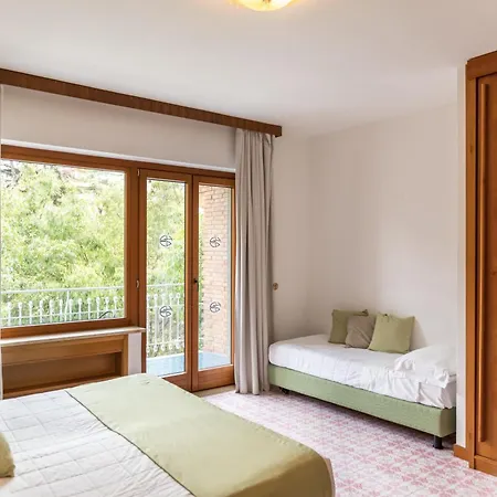 Hotiday Collection - 4*