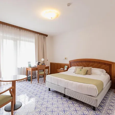 Hotiday Collection - Hotel 4*