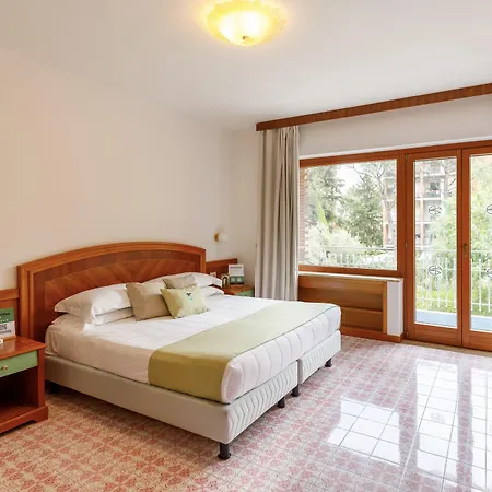 Hotiday Collection - 4*