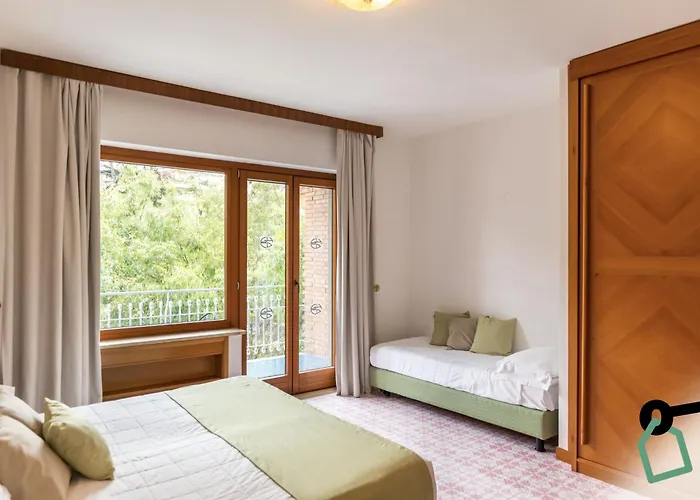 Hotiday Collection - 4*